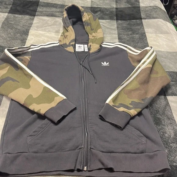 Adidas - Picture 12 of 13